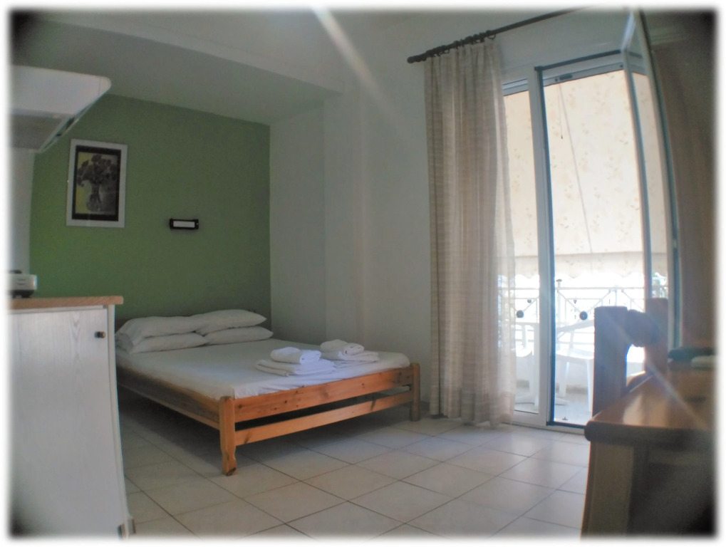 Апарт-отель L.A. Aeolus Apartments and Studios