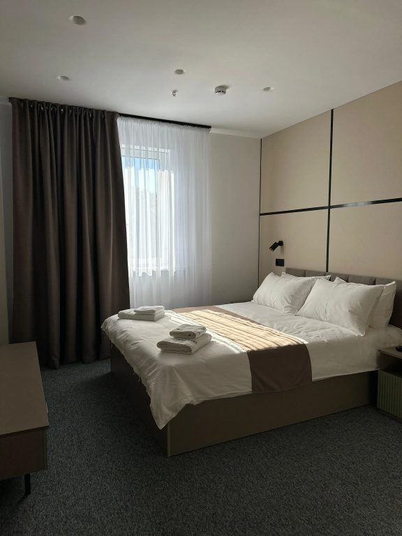 Set Sail Hotel