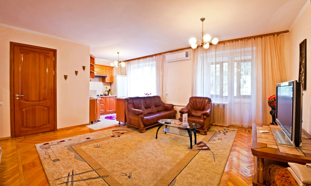 Lessor 204 Apartments