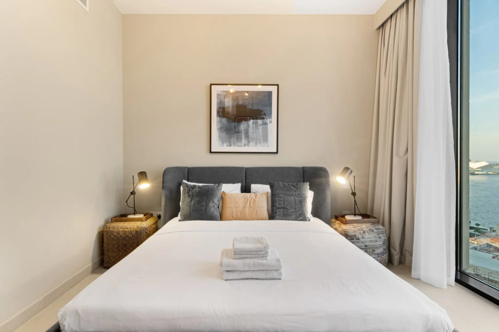 Апартаменты Bright 2BR, Top tower Creek Rise