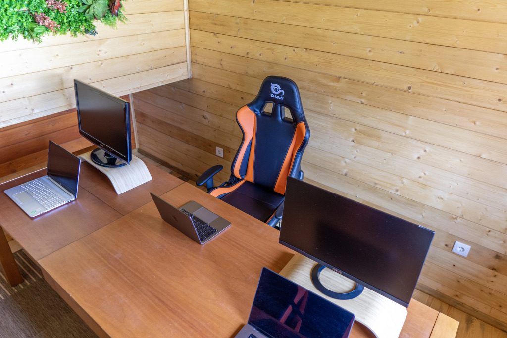 Отель Coliving with Coworking Space Open 24/7