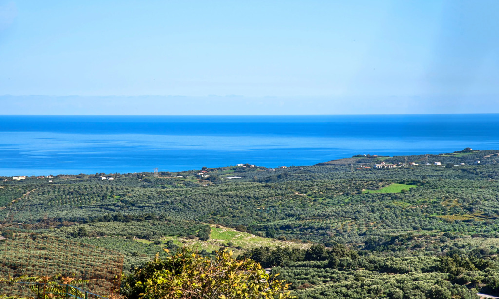 Вилла Cretan Sunny Villa Heated Pool