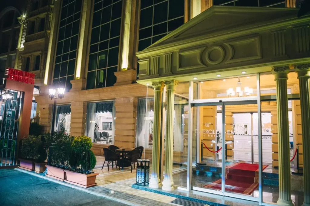 Emerald Suite Hotel