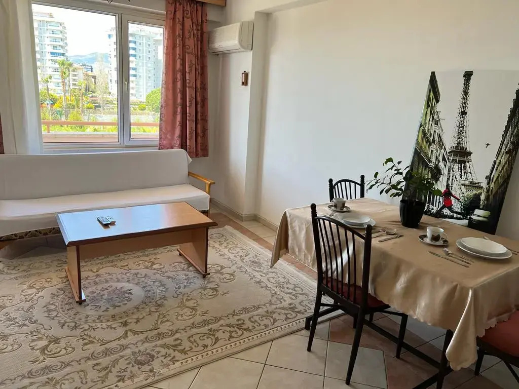 Apartment Hotel White Night