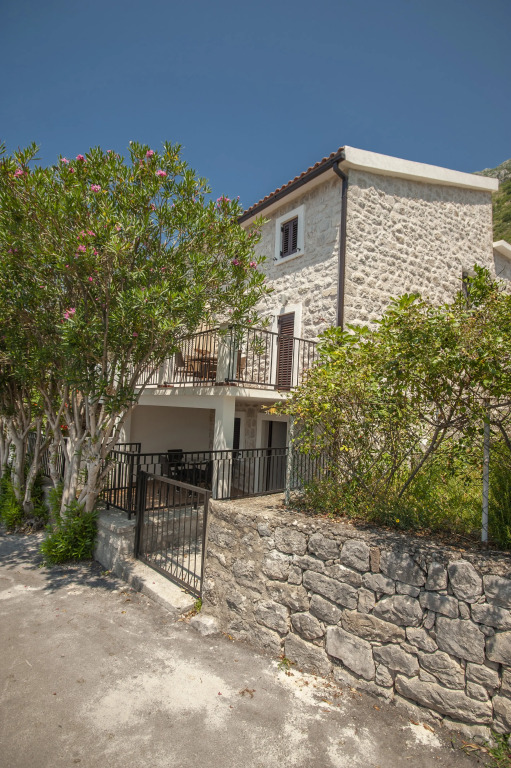 Reževići Apartments
