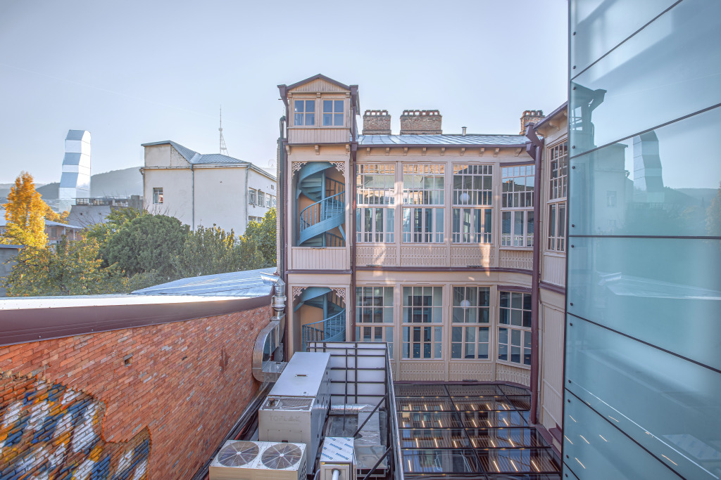 Отель Heritage Hotel & Suites