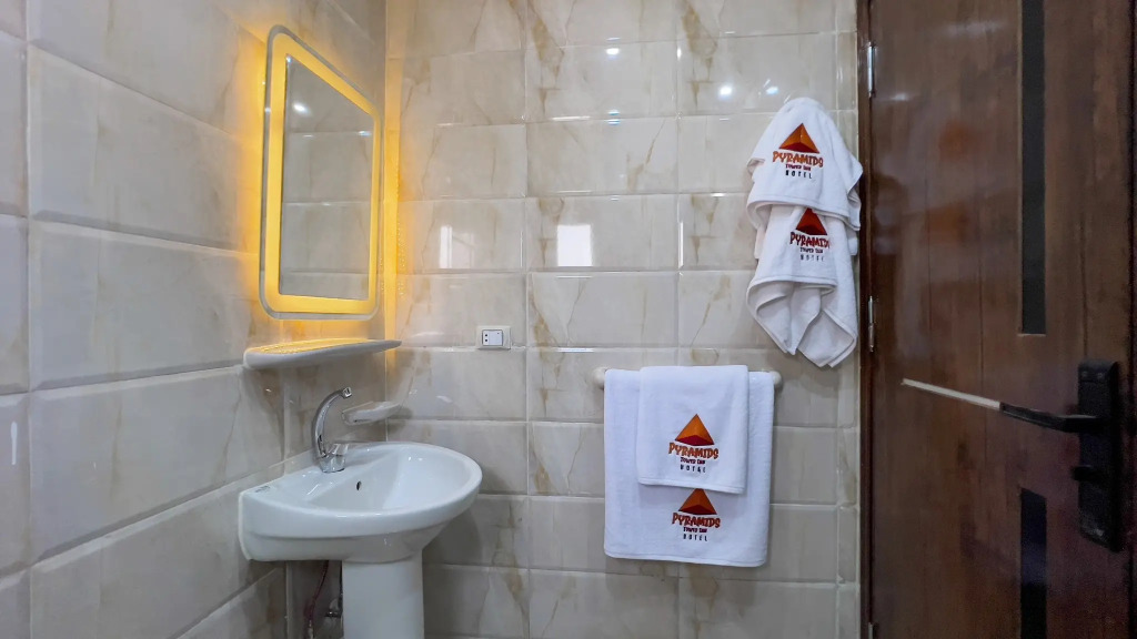 Отель Pyramids Tour View Inn
