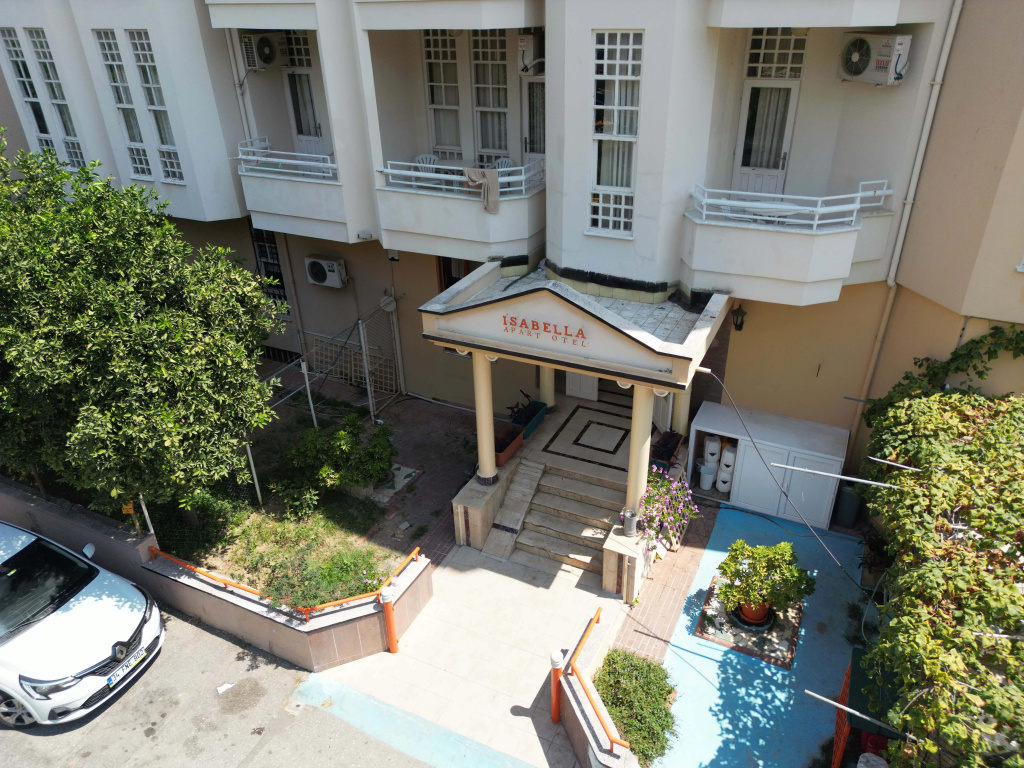 Isabella Apartment Hotel
