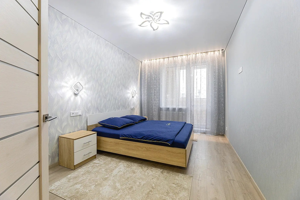 Квартира 2 ком. Метро Грушевка. Центр. 2+2+1