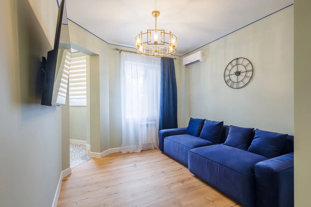 Квартира MyHomeYourHome на Невской 19
