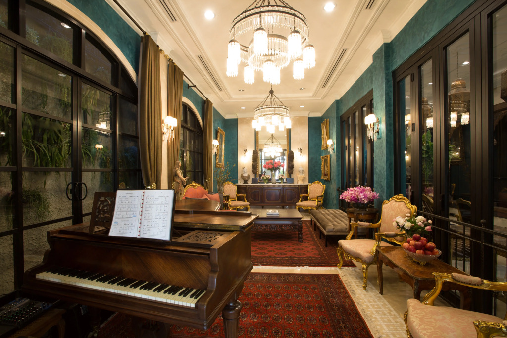 Saras Hotel