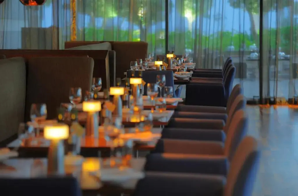 Отель Yas Plaza Mangroves by IHG
