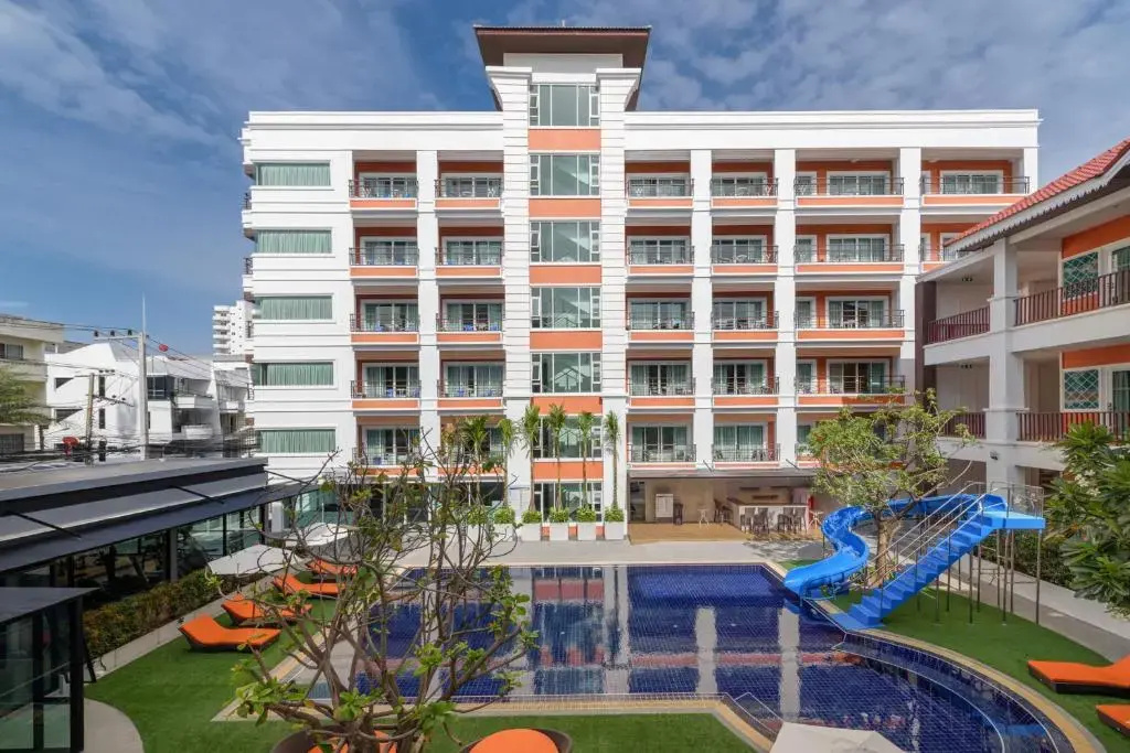 Отель FX Hotel Pattaya