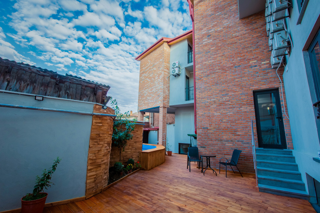 Отель Central Gate Tbilisi Boutique Hotel