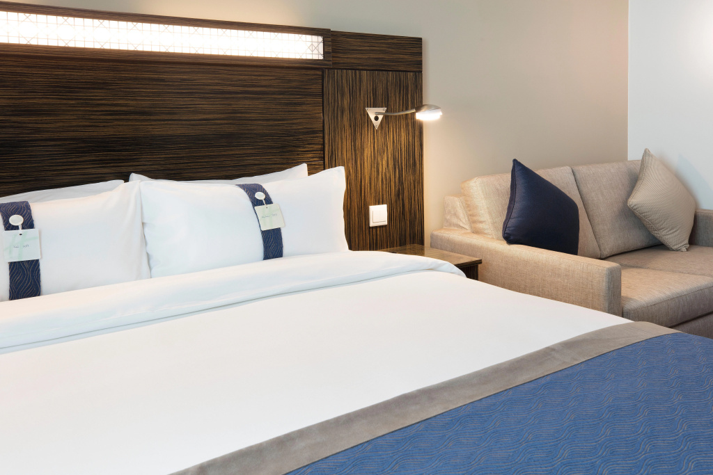 Holiday Inn Express Dubai Safa Park by IHG