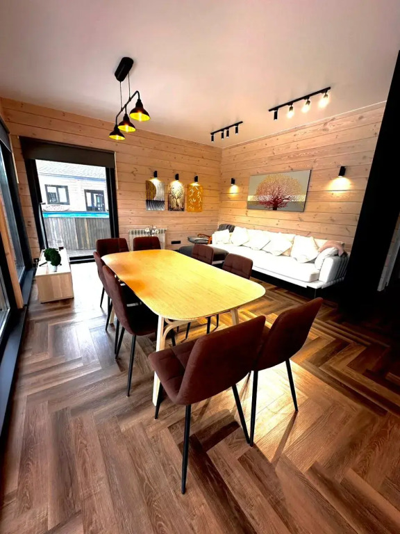 Vallery Chalet