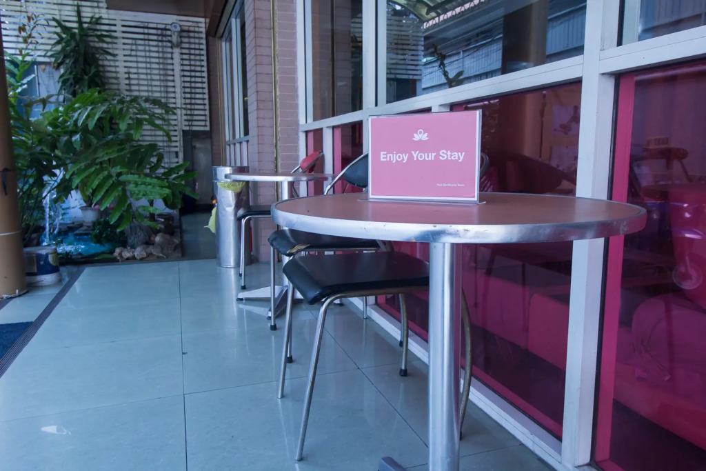 Отель ZEN Rooms Petchburi 11 Pratunam