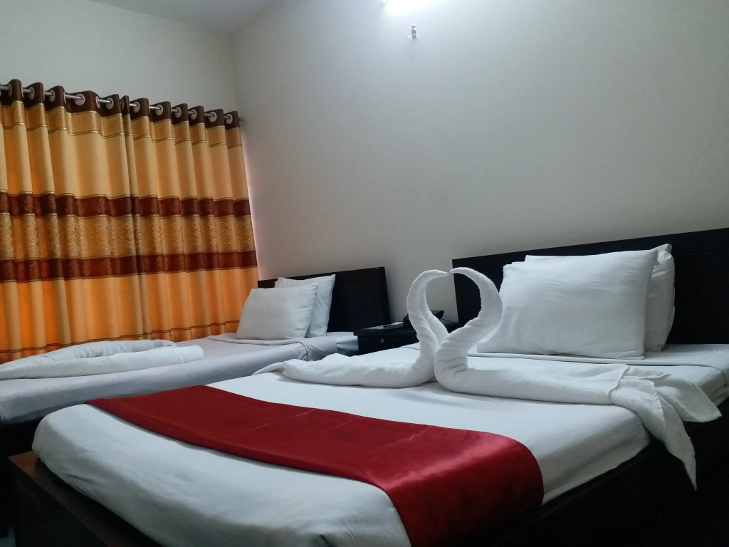 Green House Hotel & Tours