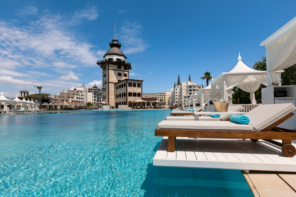 Mardan Palace