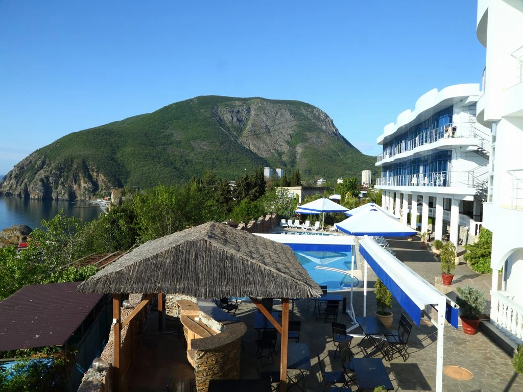 Mazhestik Hotel