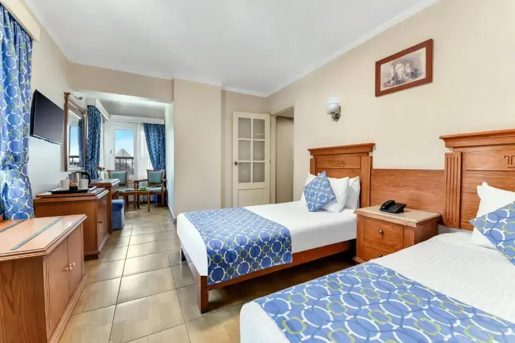 OWest Pyramids View Hotel