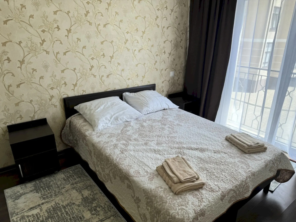 Квартира 145 с балконом и витражным остеклением