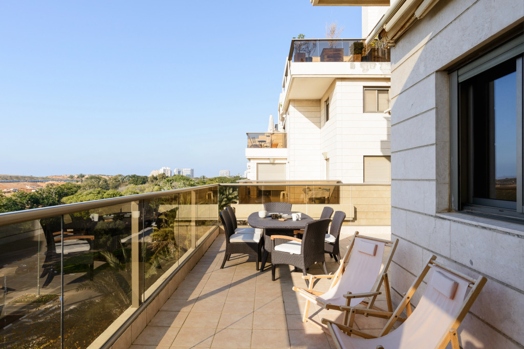 Апартаменты Comfort with Terrace & View over the Hills by FeelHome