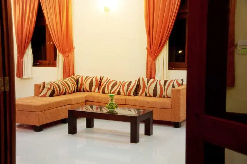 Airport Villa