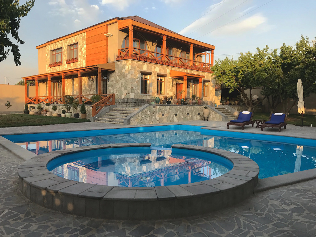 Частный дом Yerkir Guest House