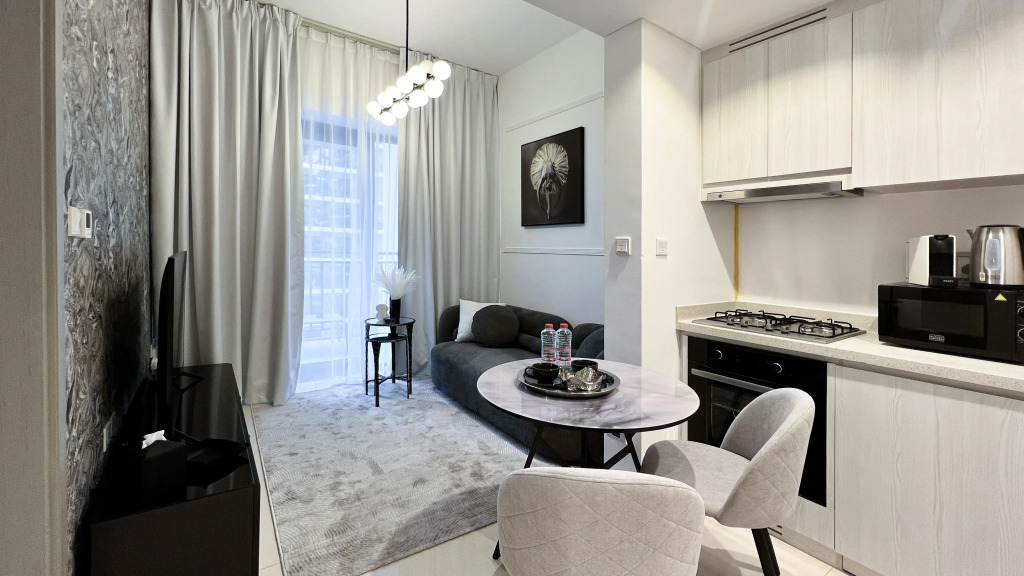 Апартаменты Lakeview Haven Zada Tower by Keyrock Living