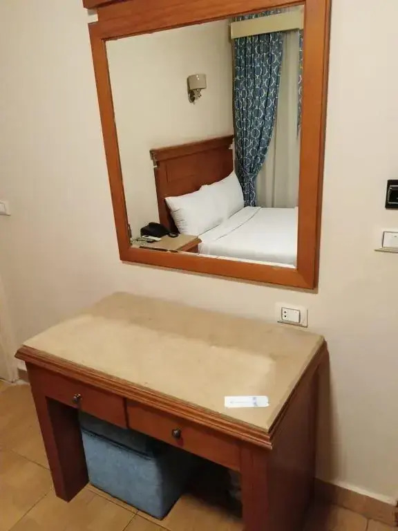 OWest Pyramids View Hotel