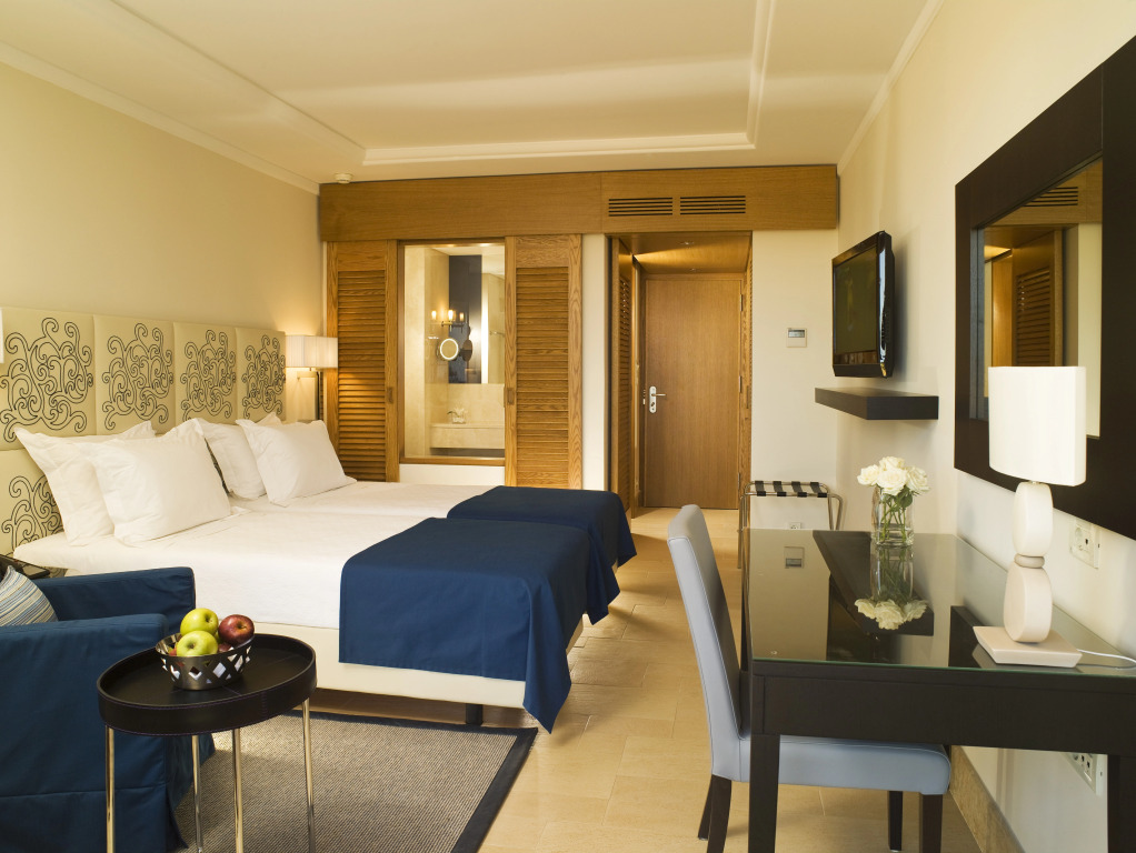 Kernos Beach Hotel & Bungalows