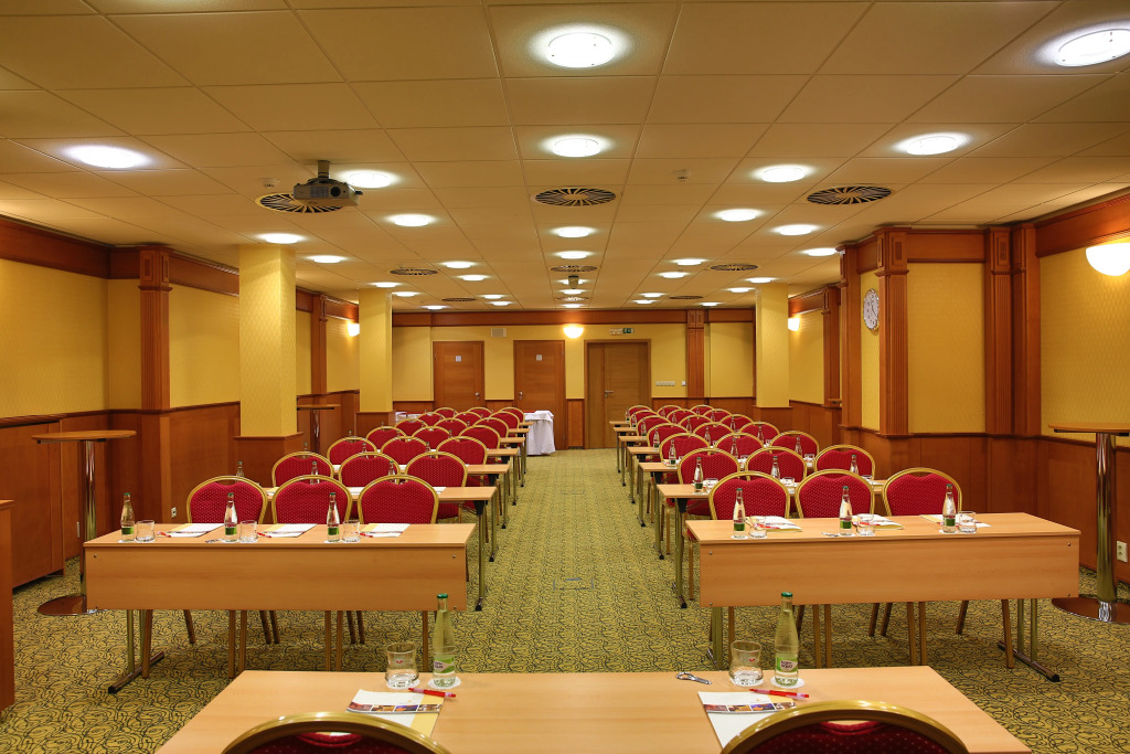 Отель PRIMAVERA Hotel & Congress centre