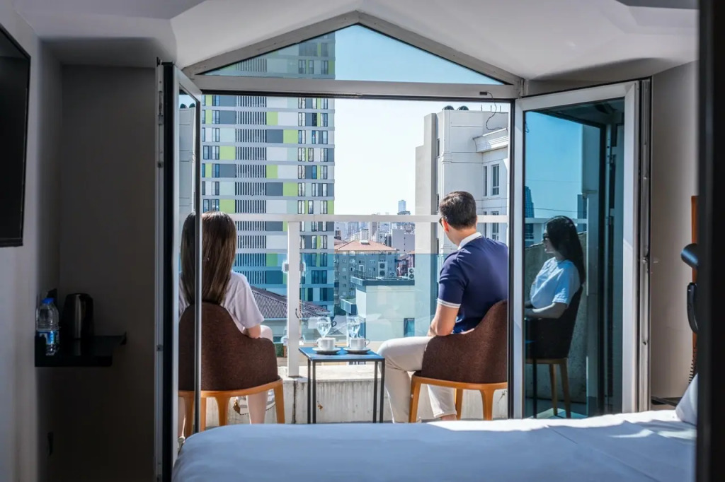 Discovery Hotel