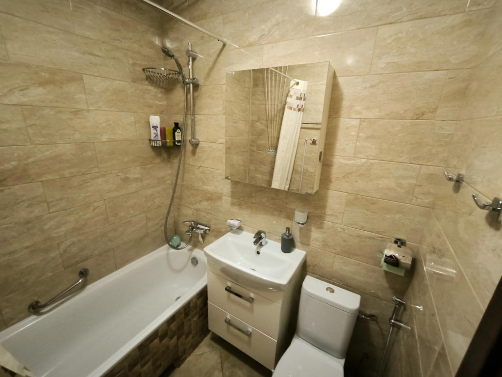 Апартаменты на 8-м этаже в центре, 70 кв. м.