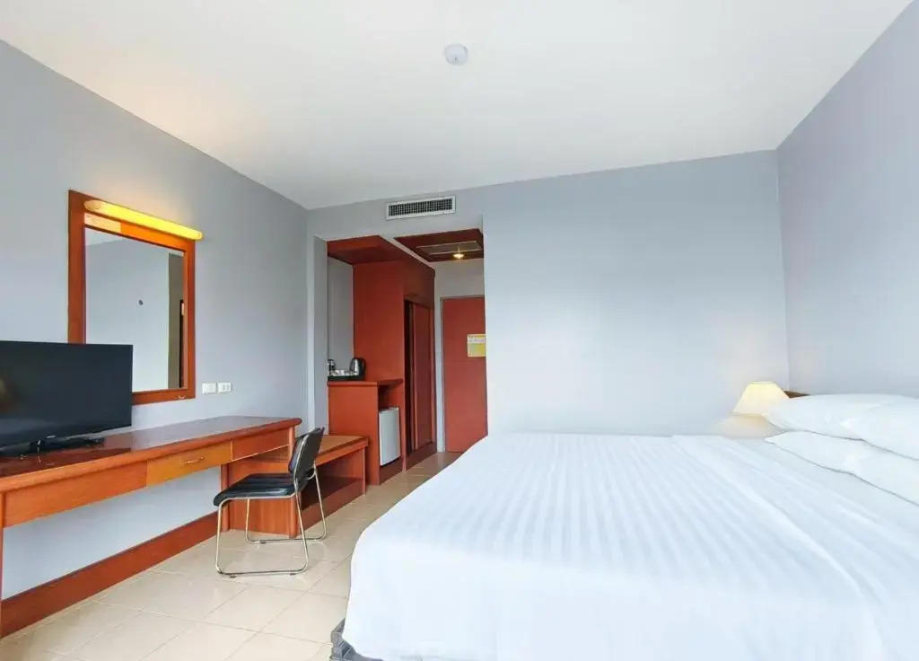 C & N Hotel Patong, Phuket