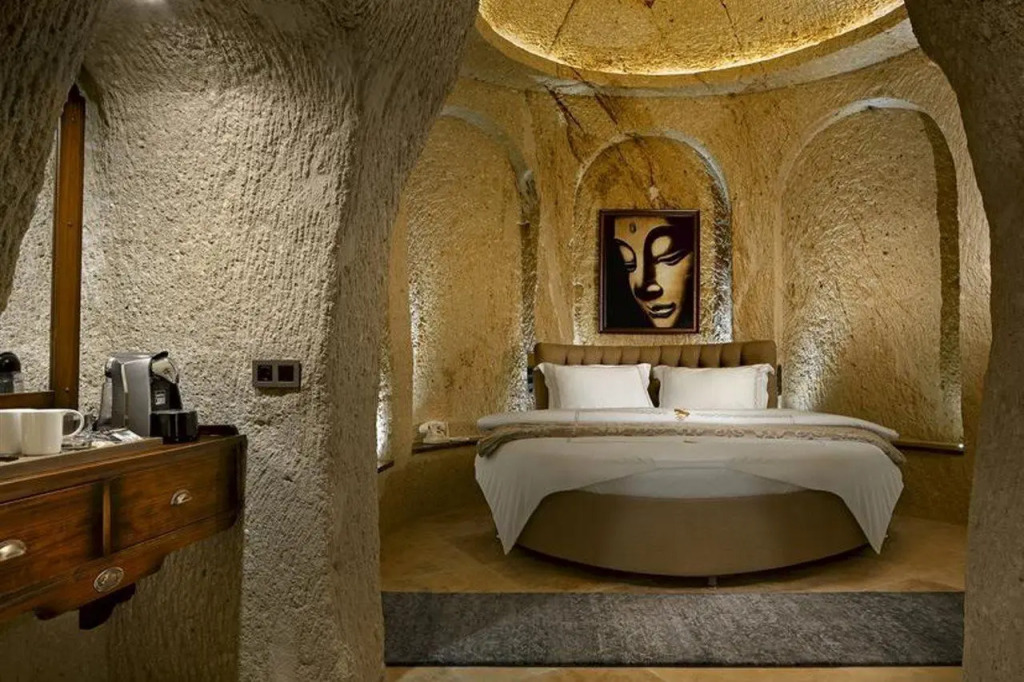 Seraphim Cave Suites & SPA