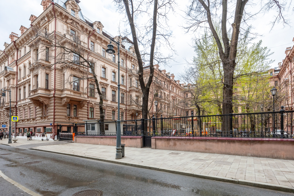 Двухкомнатная квартира возле Кремля