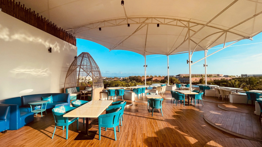 Отель de Vins Sky Hotel Seminyak