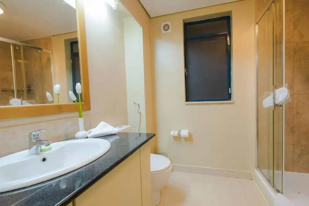 Отель Protea by Marriott Dar Es Salaam Oyster Bay