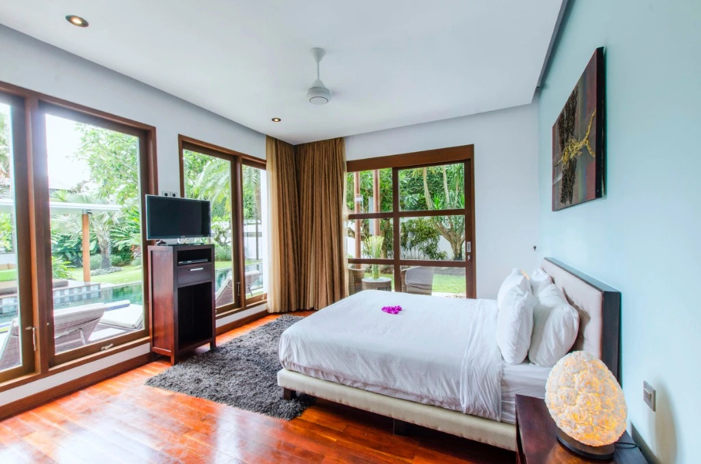 Wonderful 4BR villa 50 meters to the beach Canggu