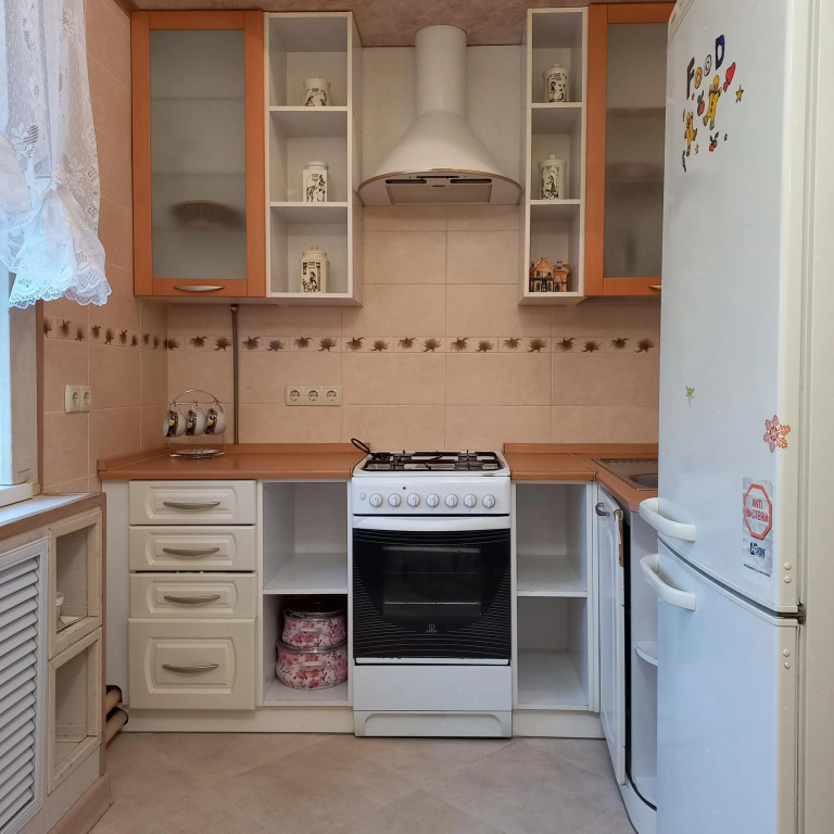 Частный дом с садом на Камышановых