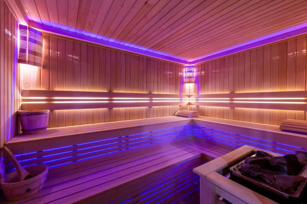 Aprilis Deluxe Hotel
