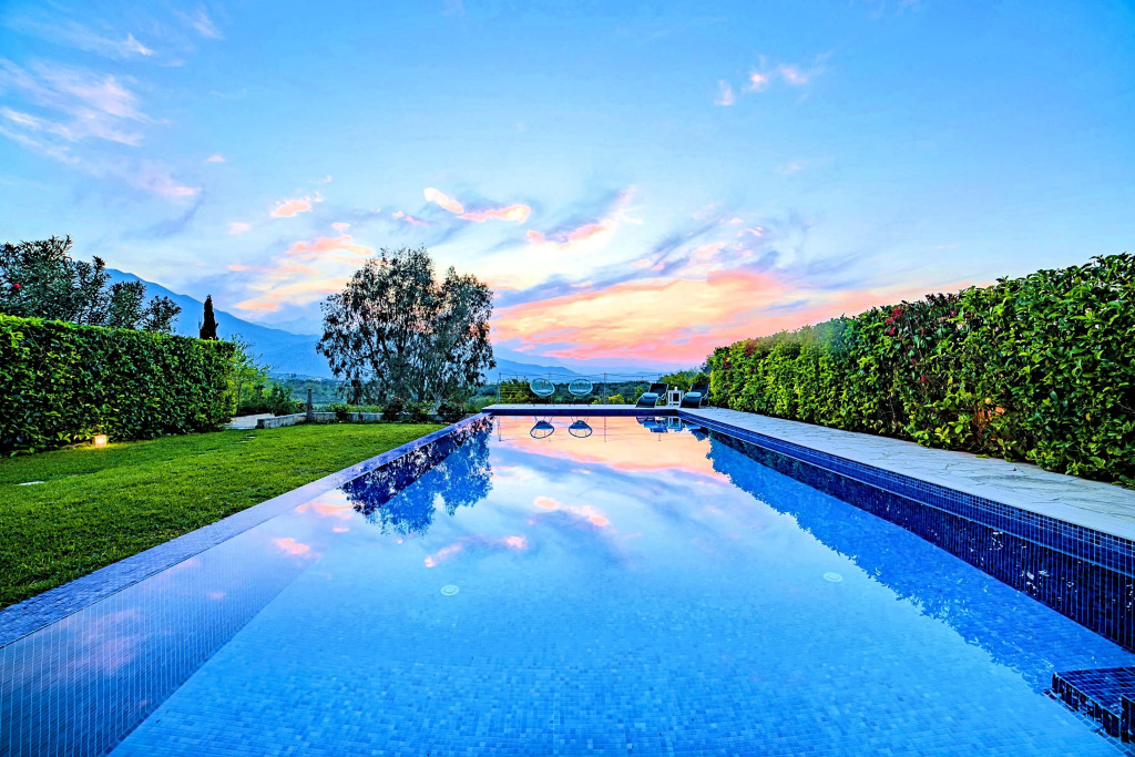 Вилла Cretan Mansion heated Pool