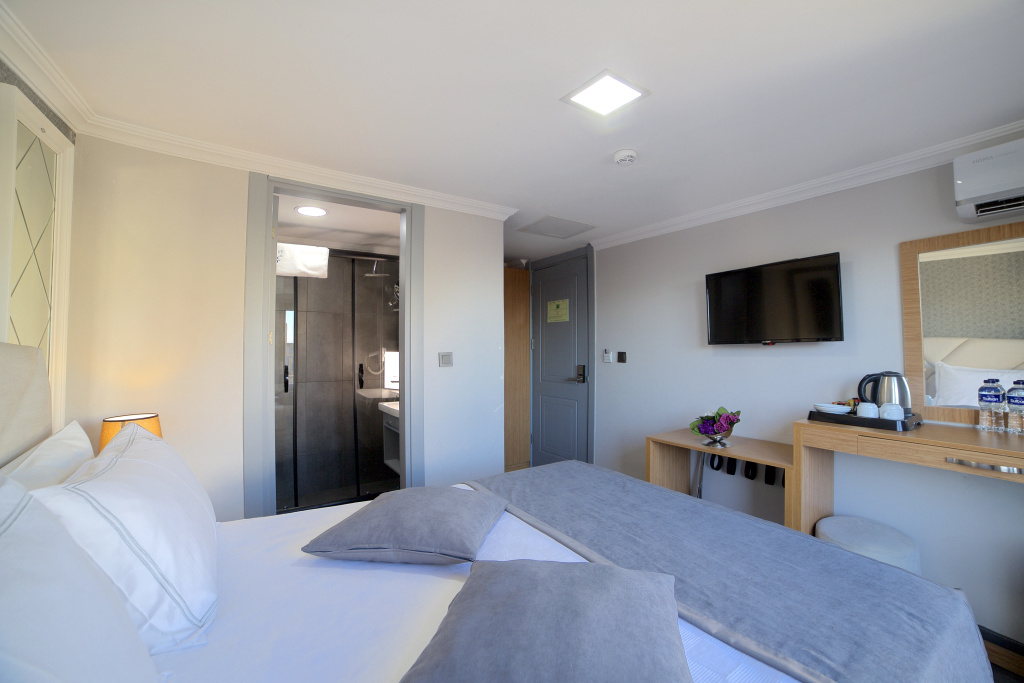 Отель Almina Inn