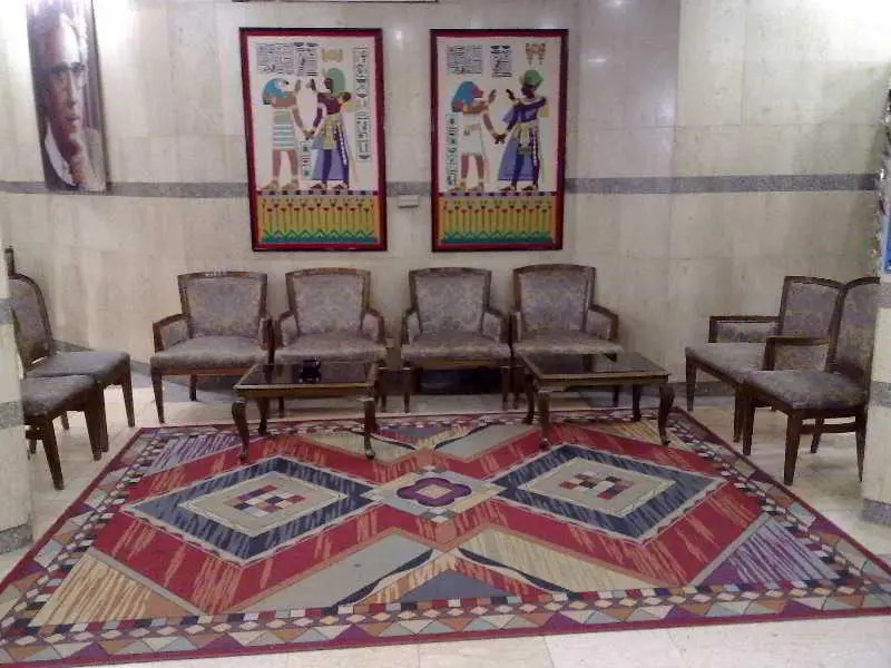 Gaddis Hotel, Suites and Apartments