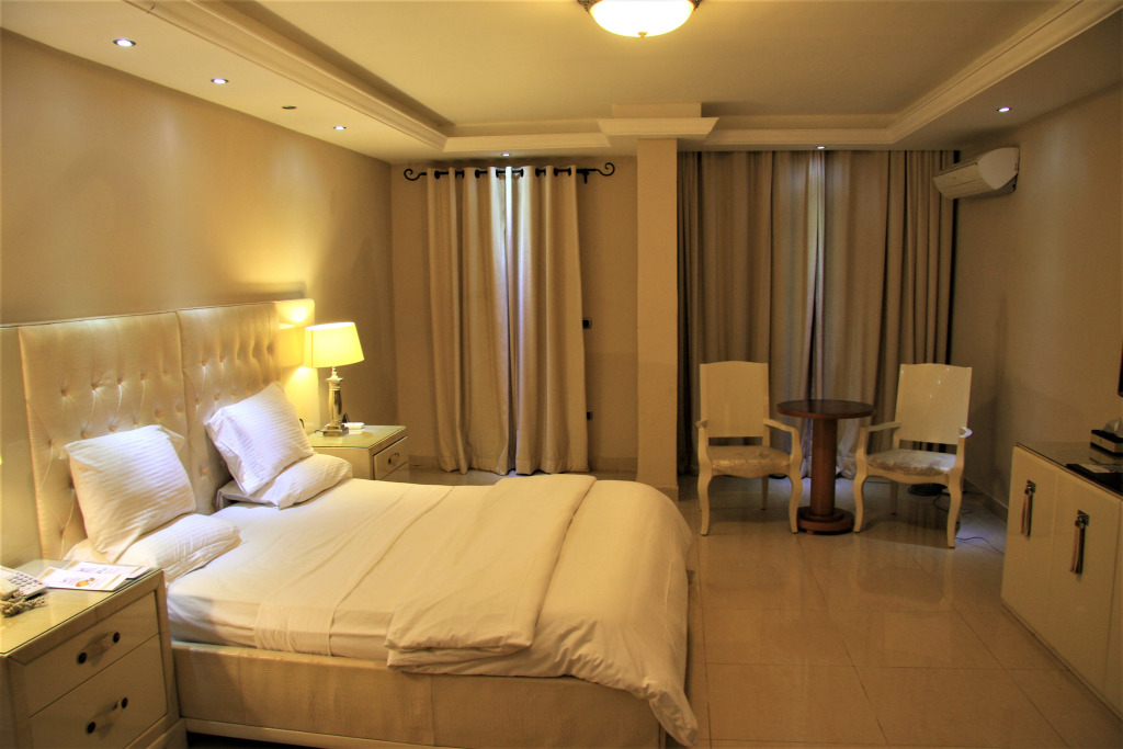 The Country Lodge Hotel