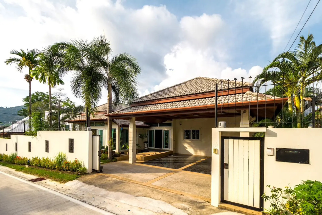 Вилла Spacious villa with private pool and parking