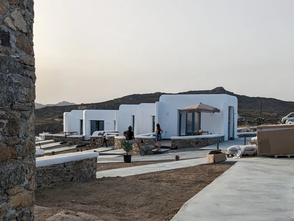 Отель Thronos Suites