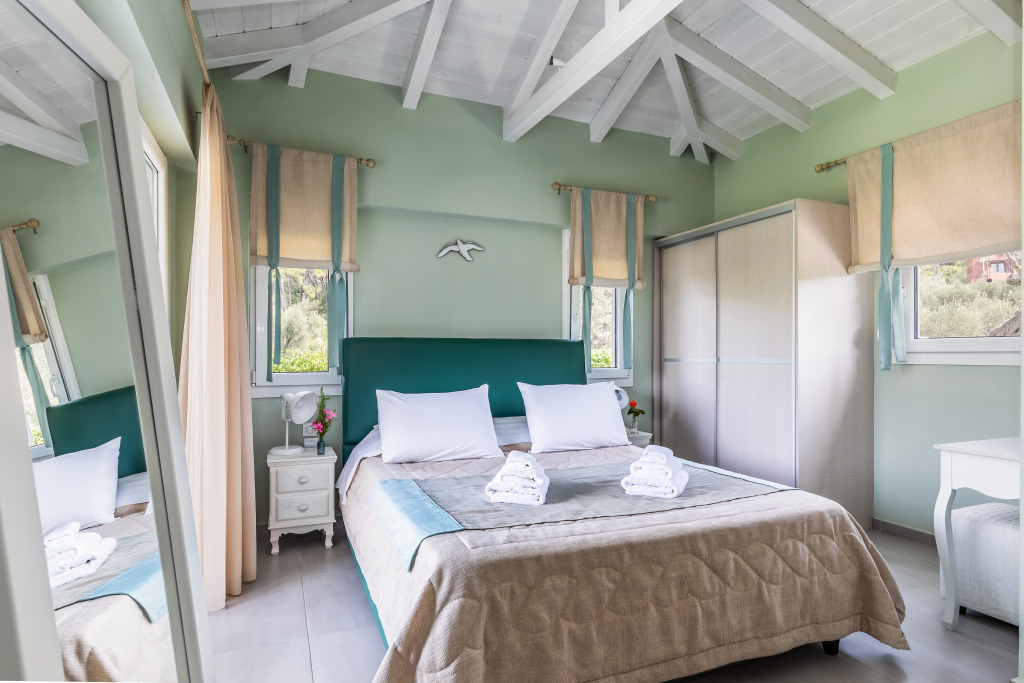 Luxury Villa with Private Pool in Skopelos, Ideal for Families, Villa Aelia by Kardous